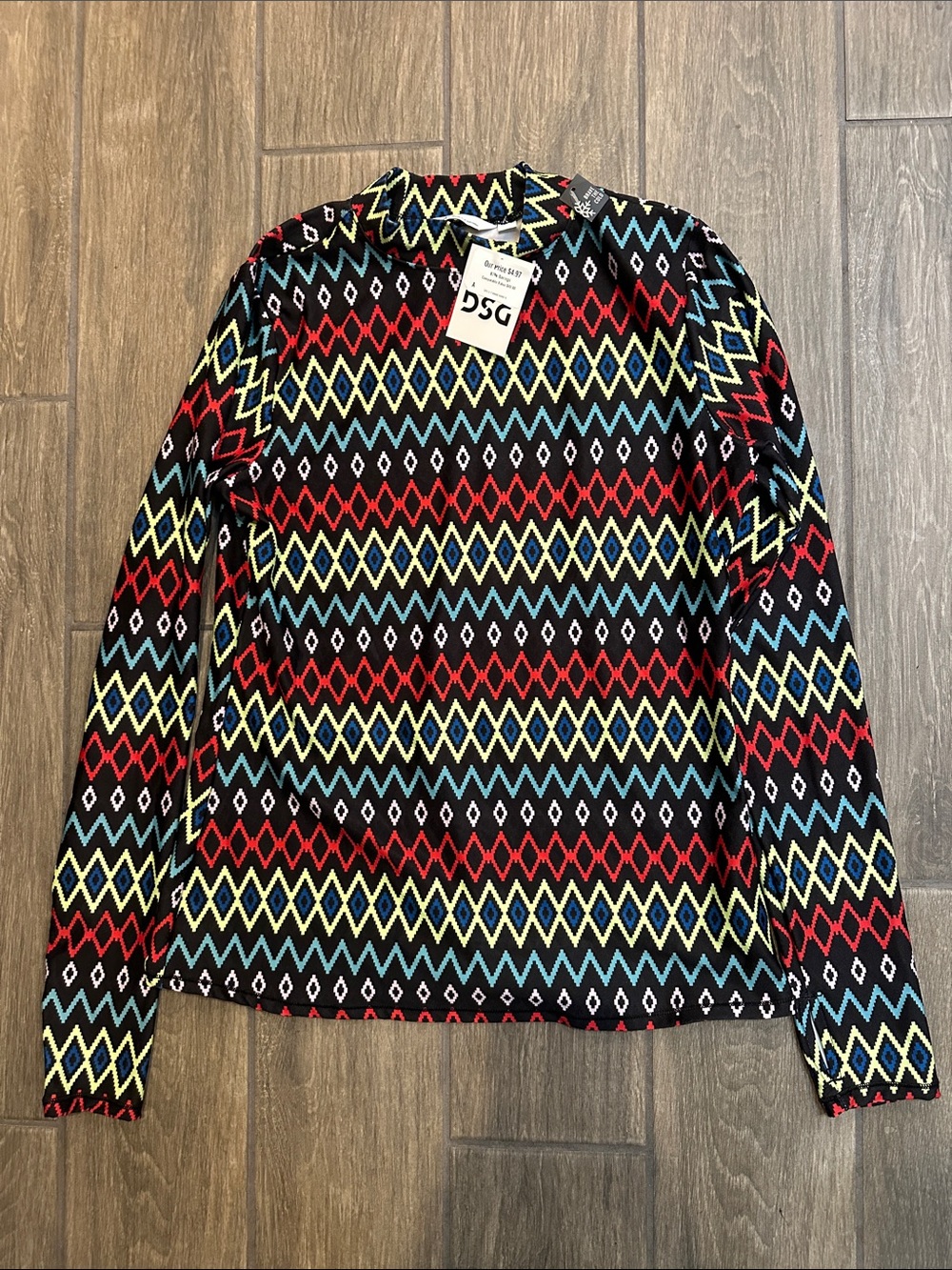 DSG Black Zigzag Knit Top with Red, Yellow, Blue. Size Large. NWT